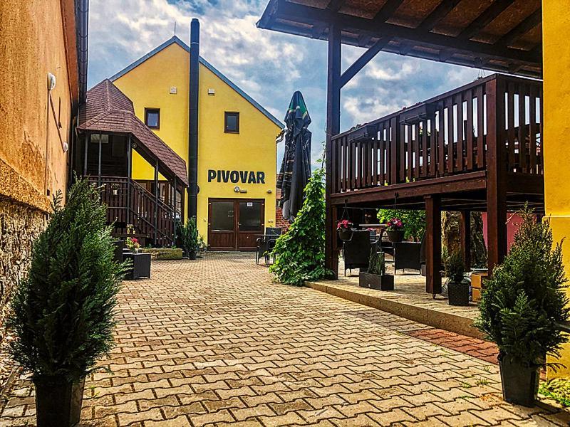 Pivovar Pod Lipou Kysice Buitenkant foto